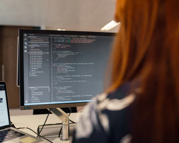 Canary Release Nedir? Yeni Sürüm Küçük Grupta Nasıl Test Edilir?